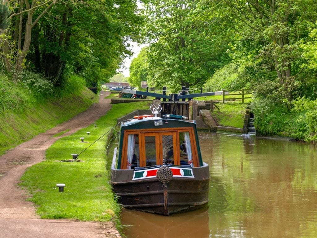 Shropshire Union Canal Nantwich RIverside Loop Walk Cheshire Natural Beauty by Thomas Marchhart Shutterstock outdoor attractions cheshire