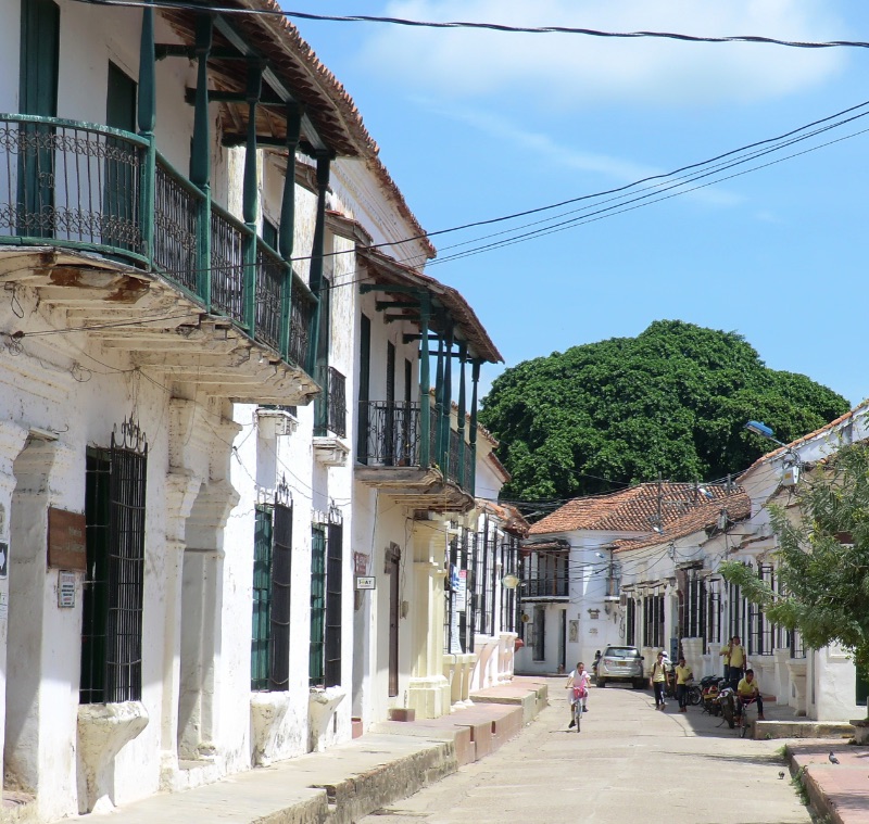 Mompox streets ben box