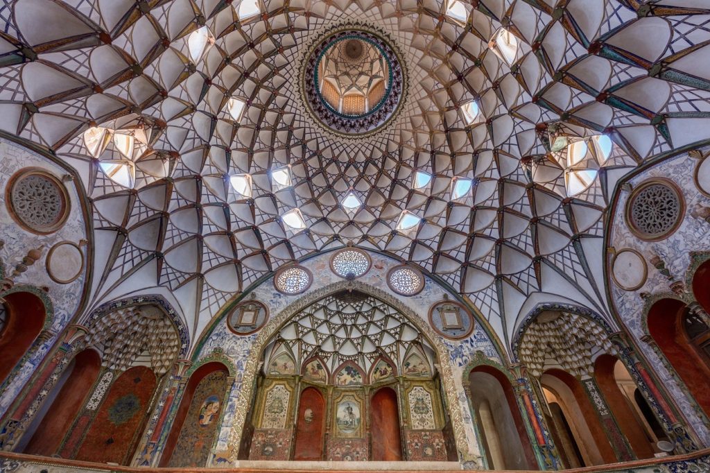 This image has an empty alt attribute; its file name is Kashan-Iran-Diego-Delso-1024x682.jpg