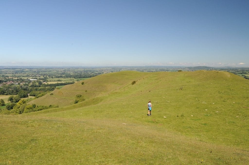This image has an empty alt attribute; its file name is Walking-Hambledon-Hill-2-1024x681.jpg
