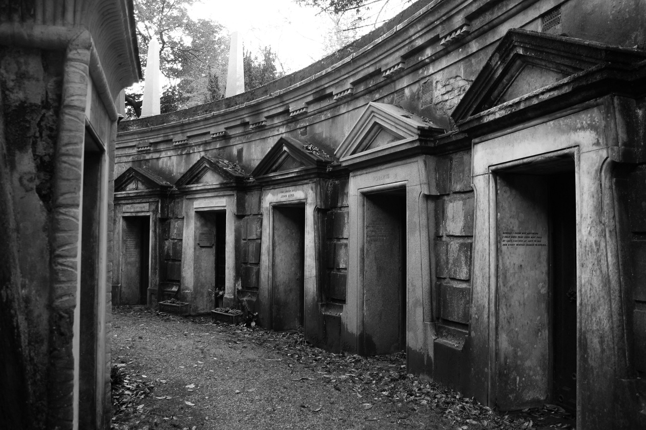 Highgate cemetery creepiest attractions london