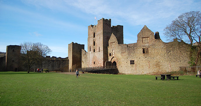 Ludlow, Shropshire, Deatonphotos Shutterstock 