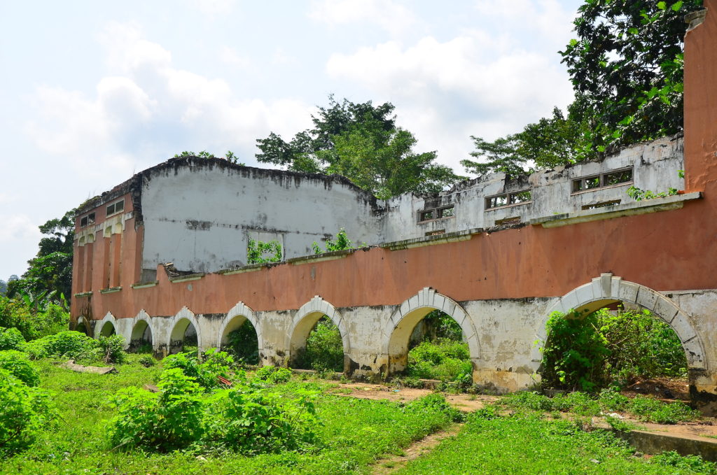 Roca Agostinho Neto Sao Tome Principe by Ben Sutherland Wikimedia Commons