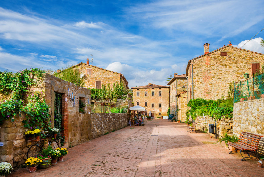 Tuoro sul Trasimeno Umbria by Cris Foto Shutterstock