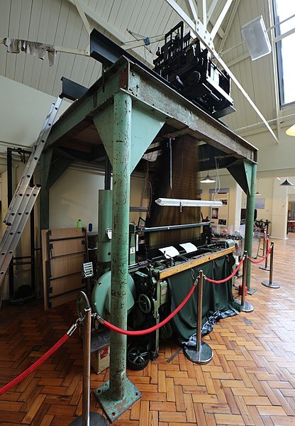 Rapier Loom, Silk Museum, Macclesfield, Cheshire, Geni, Wikimedia Commons