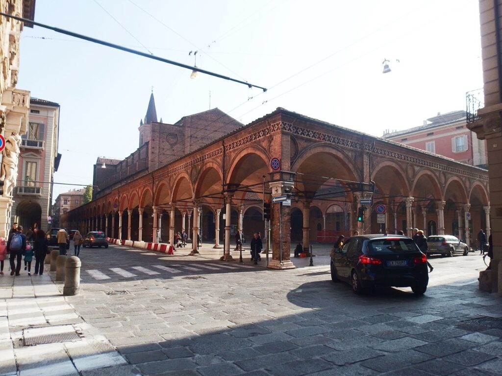 Portico dei Servi in Bologna