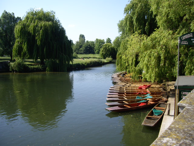 This image has an empty alt attribute; its file name is Silver_Street_Bridge_Backs_Cambridge_Stanley_Howe_Wikimedia_Commons.jpg