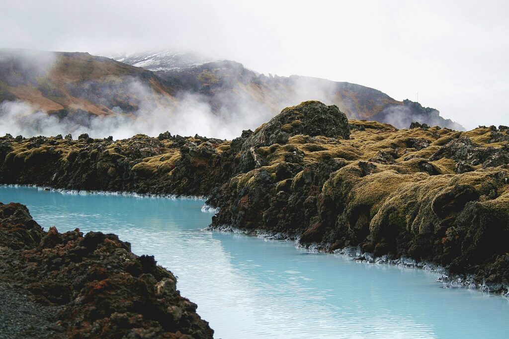 This image has an empty alt attribute; its file name is Blue_Lagoon_Iceland_Daniel_Schoibl_Wikimedia_Commons-1024x682.jpg