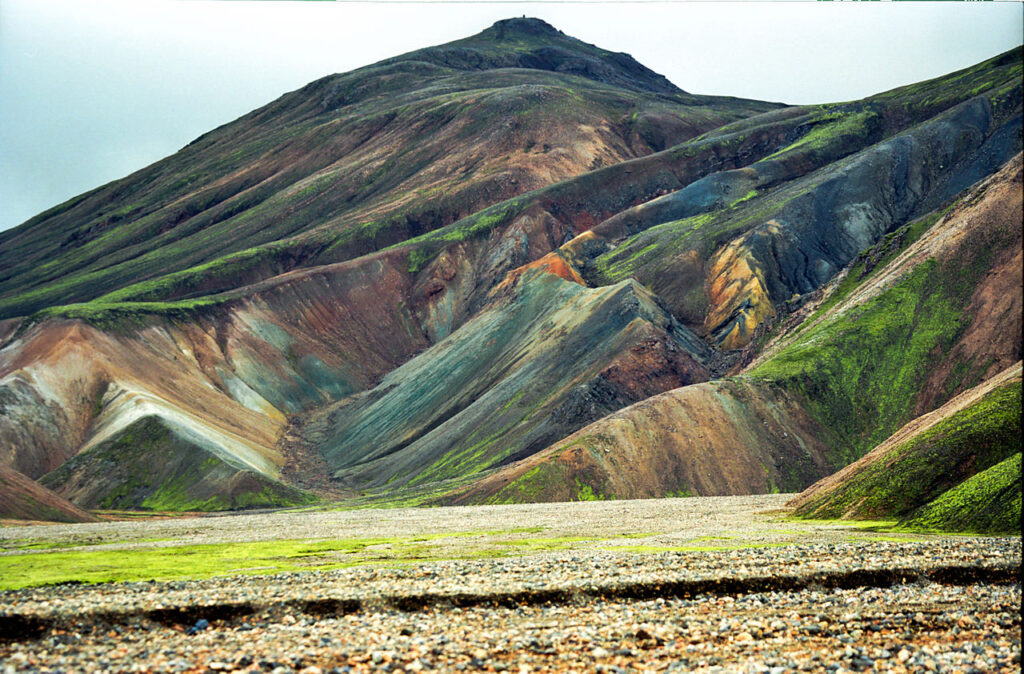 This image has an empty alt attribute; its file name is Landmannalaugar_Iceland_Jerzy_Strzelecki_Wikimedia_Commons-1024x674.jpg