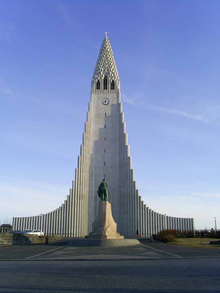 This image has an empty alt attribute; its file name is Hallgrimskirkja1_Reykjavik_Iceland_Reyndeer_Wikimedia_Commons.jpg