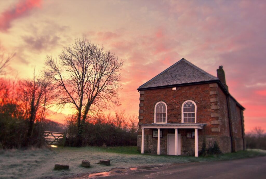 This image has an empty alt attribute; its file name is town_hall_newtown_IsleofWight_VisitIsleofWight-1024x689.jpg