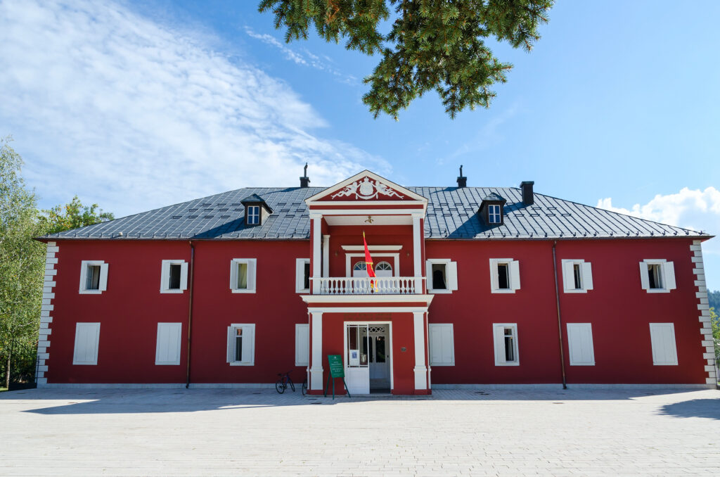 This image has an empty alt attribute; its file name is Nikola_museum_Cetinje_Montengro_Katsiuba-Volha_Shutterstock-1024x678.jpg