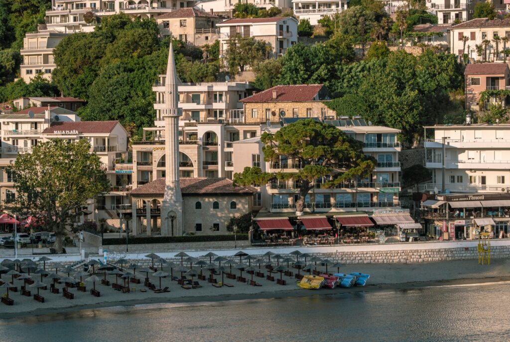 This image has an empty alt attribute; its file name is mosque_Ulcinj_Montenegro_Wirestock-Creators_Shutterstock-1024x687.jpg