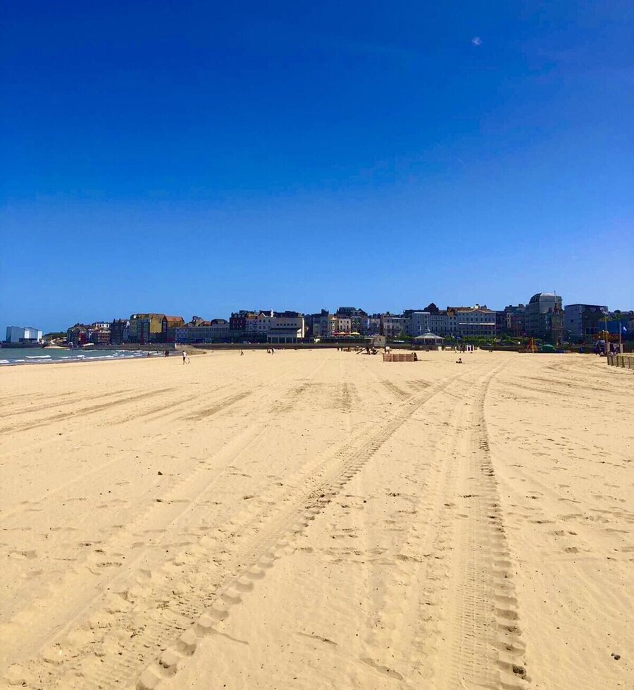 This image has an empty alt attribute; its file name is margate_sands_kent_england_harriet_solomon.jpg