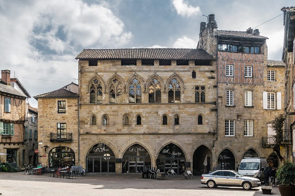 Place Champollion Figeac 