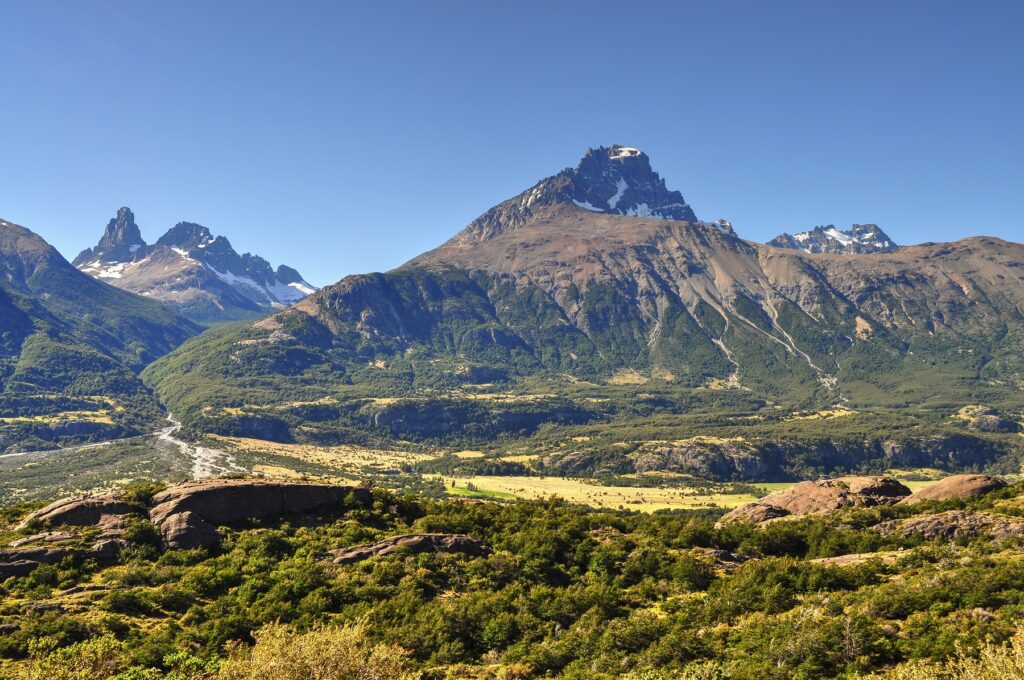 This image has an empty alt attribute; its file name is Valle-del-Rio-Ibanez_Patagonia-Chile-_Jorge-Leon-Cabello_shutterstock-1024x680.jpg