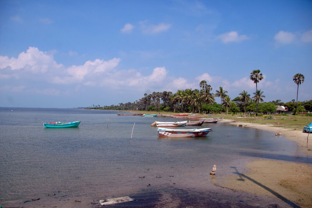 This image has an empty alt attribute; its file name is Velanai_Beach_Jaffna_Sri_Lanka_Anton-Croos_WIkimedia_Commons-1024x681.jpg