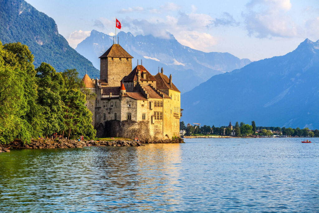 This image has an empty alt attribute; its file name is chillon_castle_switzerland_fenlioq_shutterstock-1024x683.jpg