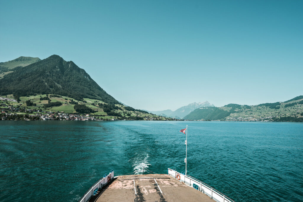 This image has an empty alt attribute; its file name is rsz_ferry_luzern_ivoscholz_switzerland_switzerland_tourism-1024x683.jpg