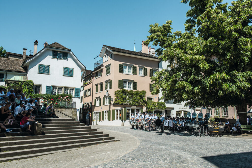 This image has an empty alt attribute; its file name is rsz_old_town_zurich_switzerland_andre_meier_switzerland_tourism-1024x683.jpg