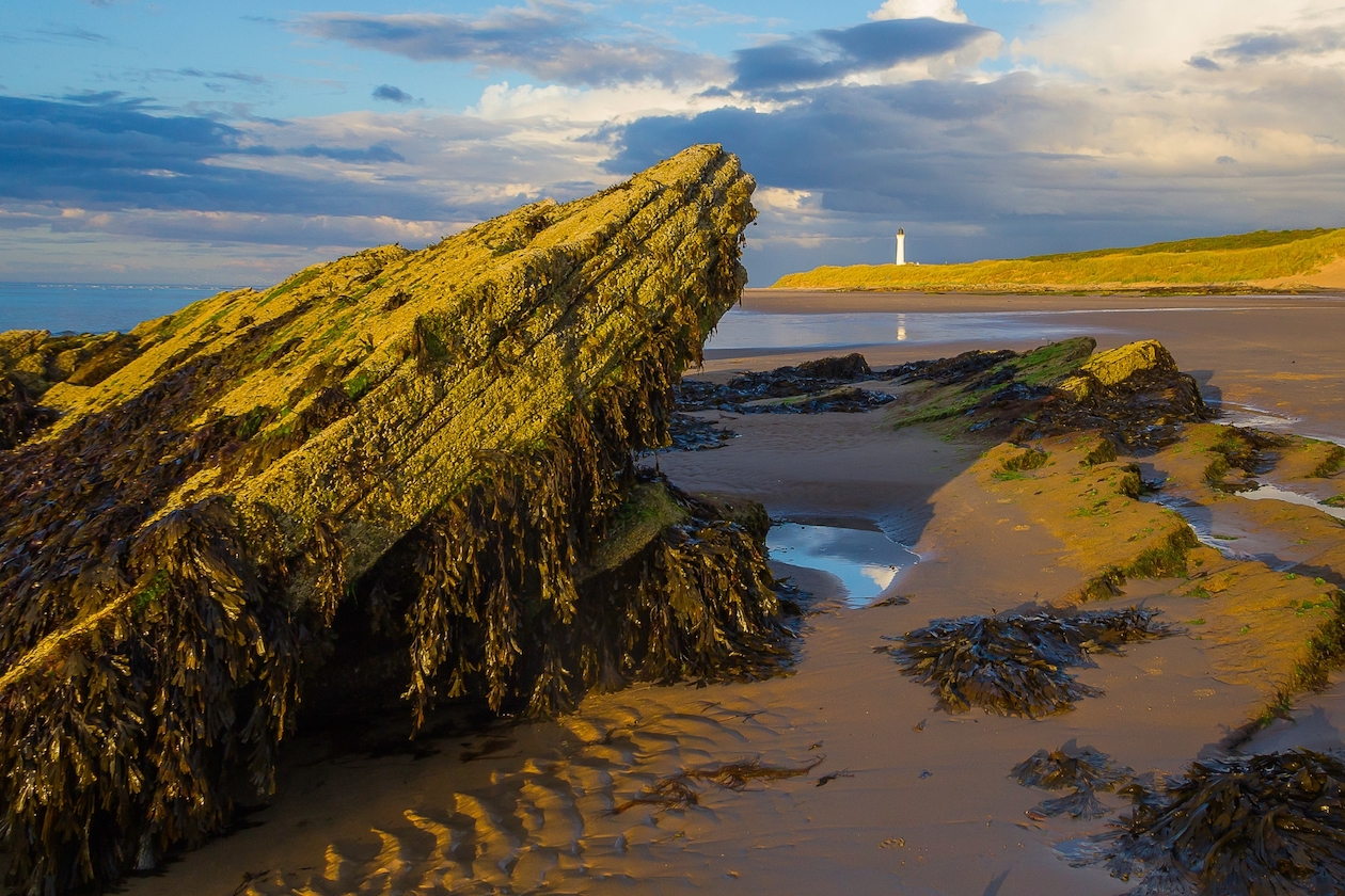 Covesea Lighthouse and the surrounding beach © Alex Millar, Getty Images