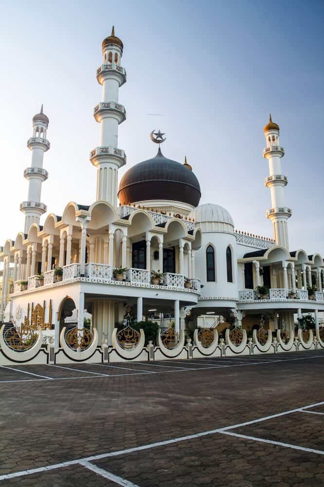 Keizerstraat Mosque in Paramaribo - is Suriname worth visiting?