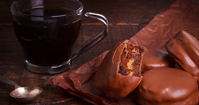 An alfajor in Bariloche, Argentina © Lulia Timofeeva, Shutterstock