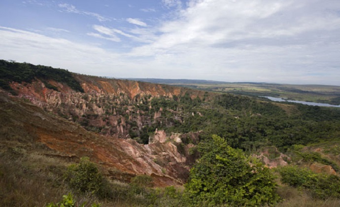 Léconi Canyons Gabon by Boris Kester
