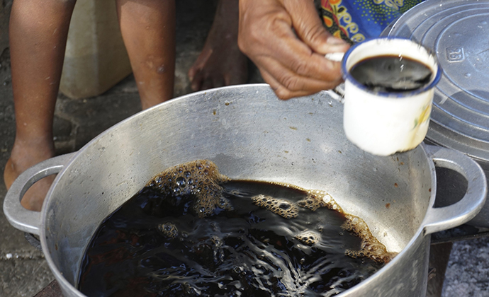 Coffee street cafe Madagascar by Nicole Motteux