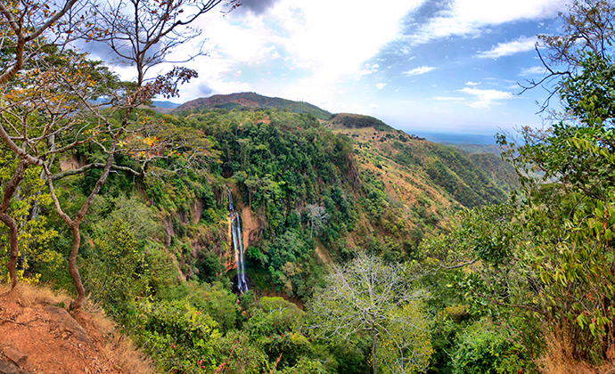 Manchewe Falls Livingstonia Malawi by tr3gin Shutterstock