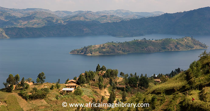 Virunga Mountains in Rwanda © Ariadne Van Zandbergen, Africa Image Library