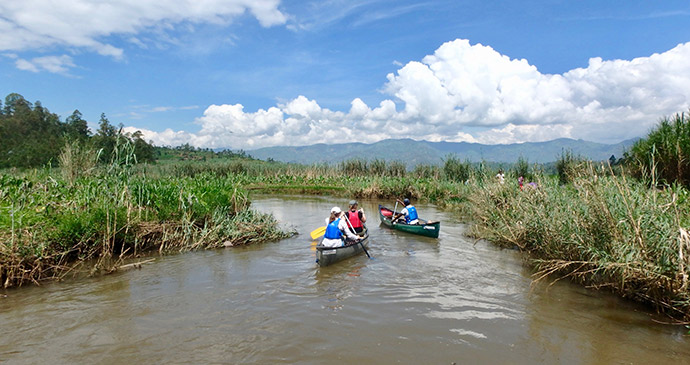 Kayaking in Rwanda by © Steve-Venton, (Kingfisher-Journeys)