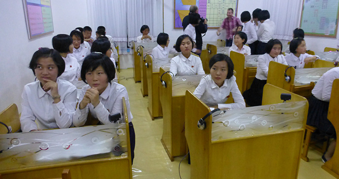 Schoolchildren in Chongjin, North Korea © Hilary Bradt