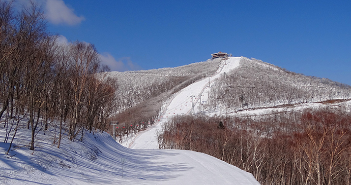 Taehwa Peak Masikryong Ski Resort North Korea by  Bjørn Christian Tørrissen Wikimedia Commons