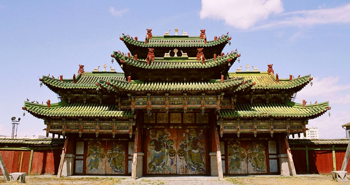 The Bogd Khan’s Green Palace, Ulaanbaatar, Mongolia by yeowatzup, Wikipedia