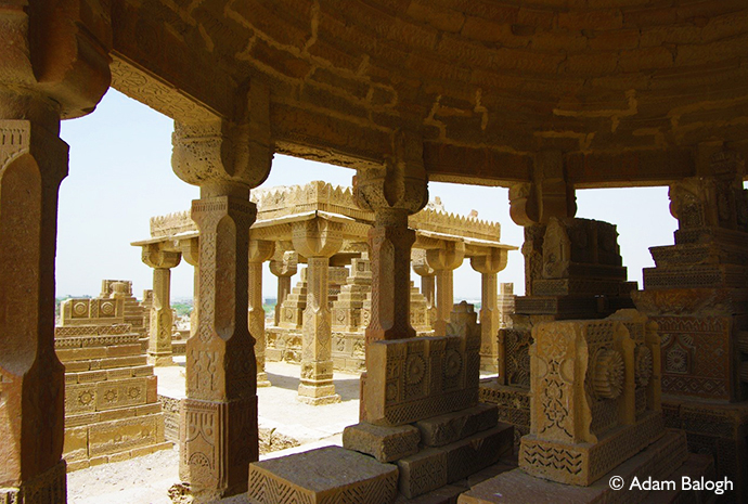 Chaukundi Tombs Pakistan by Adam Balogh 