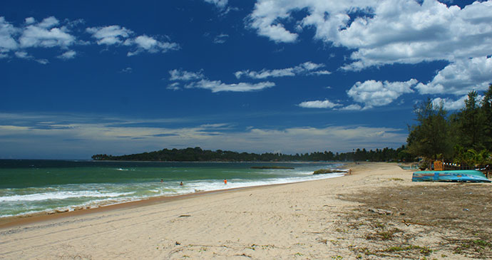 Arugam Bay Sri Lanka by Kondephy, Wikimedia Commons