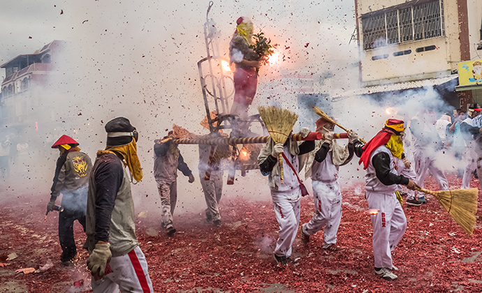 Master han dan lantern ceremony Taitung Taiwan by elwynn Shutterstock
