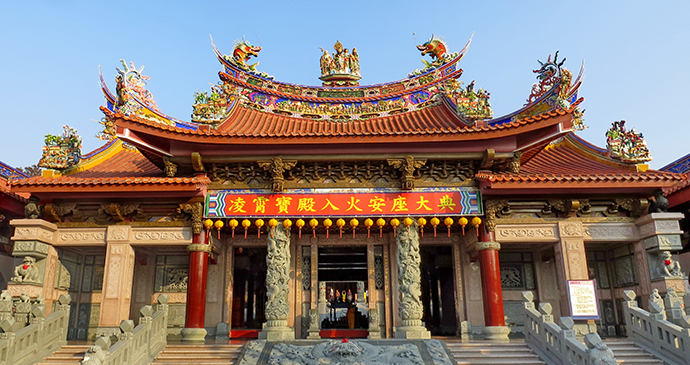 Nankunshen Temple Taiwan by Mk2010 Wikimedia Commons
