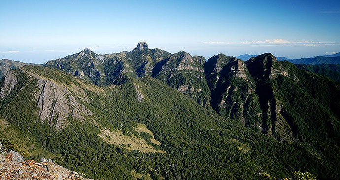 mount dabajian shei-pa national park taiwan by peellden wikimedia