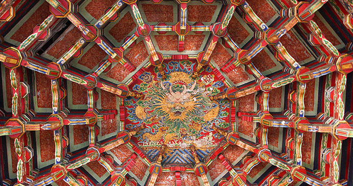 Longshan Temple Lukang Taiwan by AngoMoKio Wikimedia