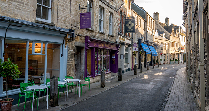 Good shops and lots to see © Peter Jay