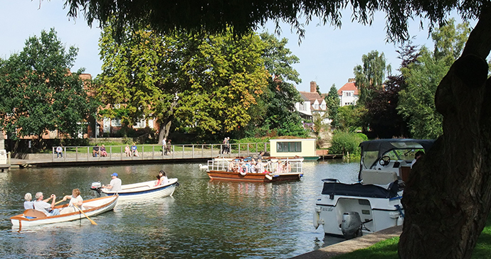 Chain ferry, Stratford, England by Stratford Town Walk