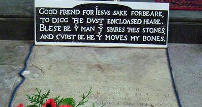 Shakespeare's Grave, Holy Trinity Church, Stratford, England by Stratford Town Walk