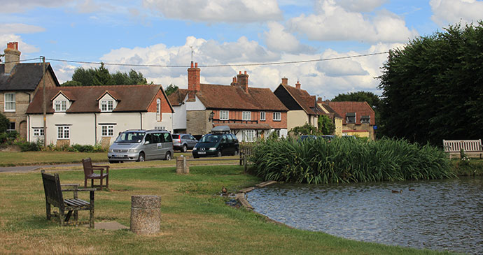 Haddenham village Buckhinghamshire by geograph.org.uk, Wikimedia Commons