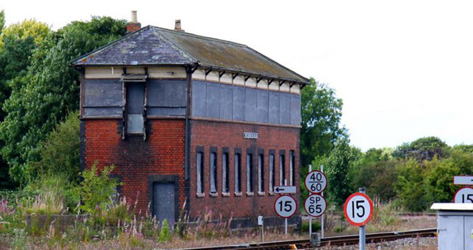 Signal box Princes Risborough Buckinghamshire by geograph.org.uk, Wikimedia Commons