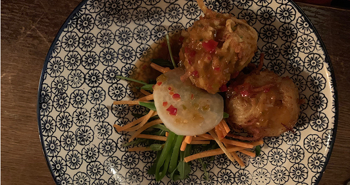 Crab and crispy noodle dumpling, asian slaw and sweet chilli sauce at The Maltsters Arms, Henley, UK © Holly Parsons