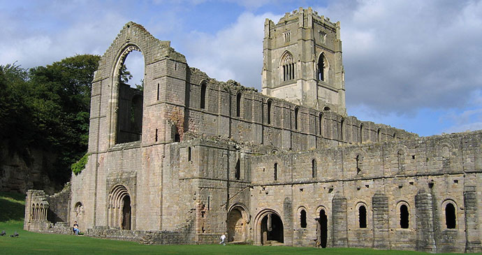 Fountains Abbey, Yorkshire, Klaus with K, Wikimedia Commons