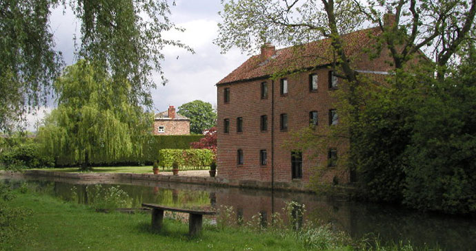 Pocklington Canal, Yorkshire, Andy Beecroft, Wikimedia Commons