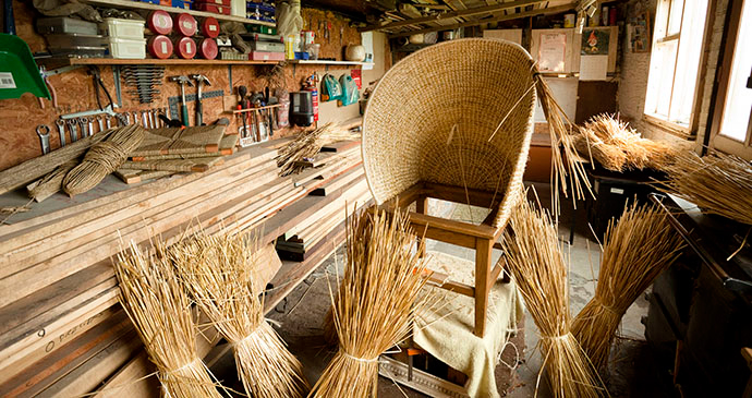 Chair-making Orkney Scotland by Orkney.com